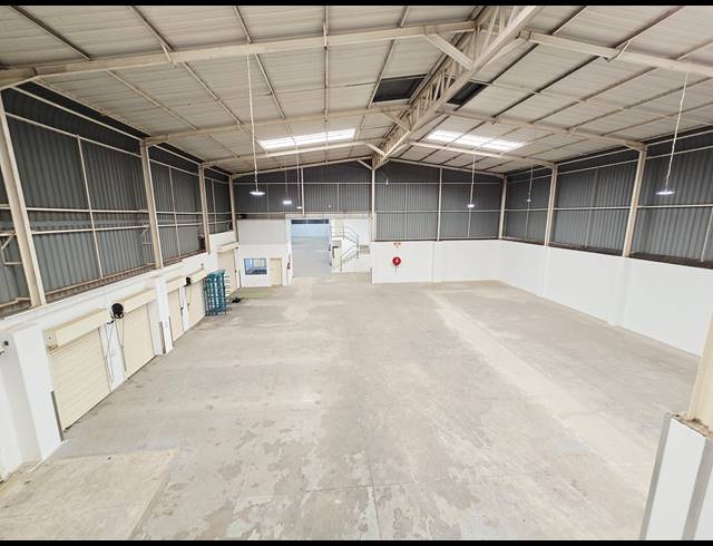 2,842M² WAREHOUSE FOR SALE IN NORTH RIDING